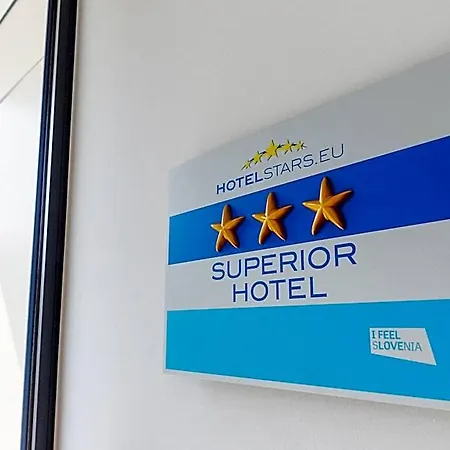 Hotel Wud 3*