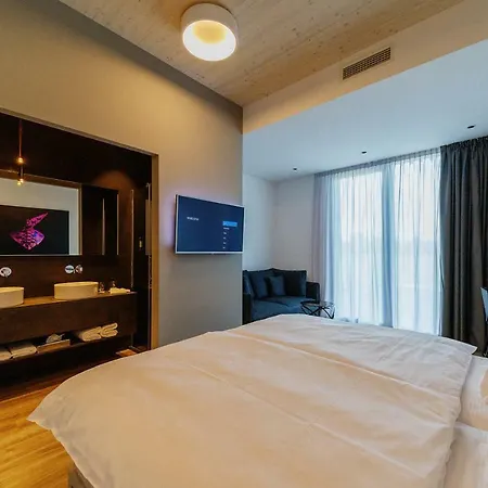 Wud Hotell