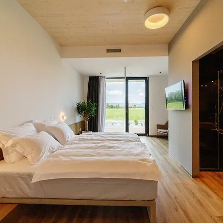 Wud Hotell